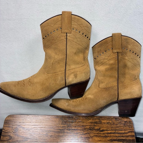 Frye Women’s F965 Short Western Boots Snip Toe Tan Suede Size 11 Early 2000s - Picture 5 of 11